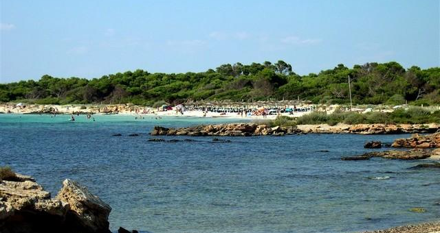 Imagen de la playa Es Carb&oacute; / Ses Roquetes